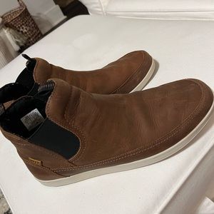 Mens Reef slip on boots! Only worn once and in new like new condition!!